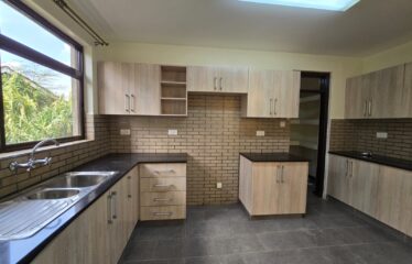 EXECUTIVE 3 BEDROOMS , ALL EN-SUITE APARTMENT FOR RENT IN LAVINGTON