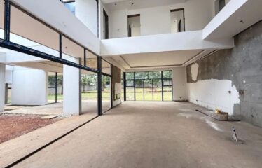 LUXURIOUS 5 BEDROOMS VILLA PLUS DSQ & GARDEN FOR SALE IN KAREN.