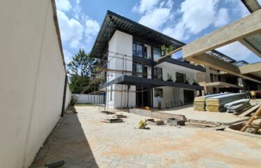 VILLA NOVO LAVINGTON – 5-BEDROOM LUXURY VILLA FOR SALE (WITH DSQ)
