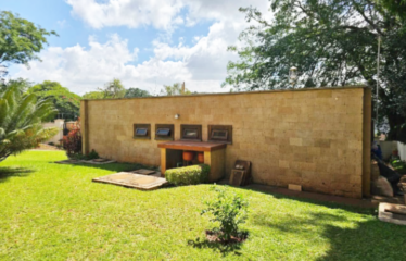 LUXURY 9 BEDROOM VILLA FOR SALE IN LAVINGTON NAIROBI ON 0.8 ACRE WITH SWIMMING POOL.