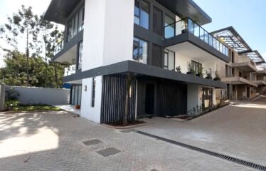 5 BEDROOM LUXURY VILLA FOR SALE IN LAVINGTON NAIROBI – PRIVATE ELEVATOR, ROOFTOP TERRACE .