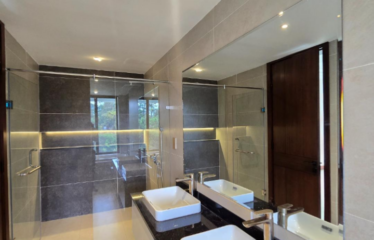 6 BEDROOM LUXURY VILLAS FOR SALE IN KITISURU OFF PEPONI ROAD NAIROBI WITH 2 DSQS