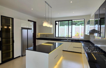 6 BEDROOM LUXURY VILLAS FOR SALE IN KITISURU OFF PEPONI ROAD NAIROBI WITH 2 DSQS