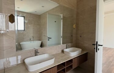 LUXURY 5 BEDROOM VILLA FOR RENT IN LAVINGTON NAIROBI WITH PRIVATE POOL & ROOFTOP TERRACE .