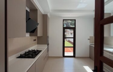 LUXURY 5 BEDROOM MANSION FOR SALE IN KAREN NAIROBI – ALL ENSUITE, 1,000 SQM ON HALF ACRE .