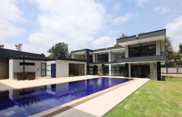 Ambassadorial Luxury 6-Bedroom Villa for Rent in Nyari | Private Pool, Smart Home.