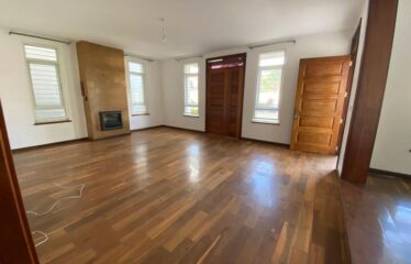 5 Bedroom Townhouse + DSQ for Sale in Lavington.