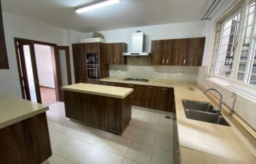 5 Bedroom Townhouse + DSQ for Sale in Lavington.