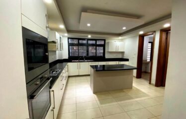 Luxury 5-Bedroom Villa with SQ & Private Garden for Rent in Spring Valley, Westlands