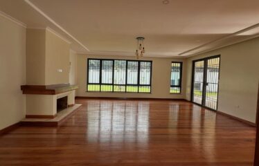 Luxury 5-Bedroom All En-Suite Villa with 2 SQs & Private Swimming Pool for Rent in Loresho