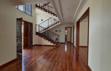 Luxury 5-Bedroom All En-Suite Villa with 2 SQs & Private Swimming Pool for Rent in Loresho