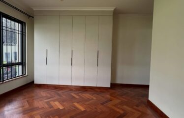 Luxury 5-Bedroom All En-Suite Villa with 2 SQs & Private Swimming Pool for Rent in Loresho