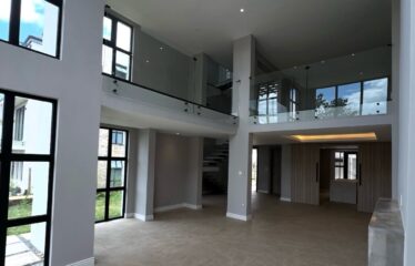 6-Bedroom Villa for Sale in Runda