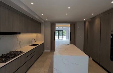 6-Bedroom Villa for Sale in Runda